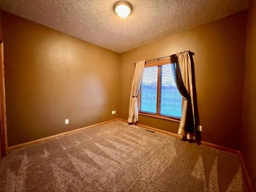 83987 Ridge Creek Dr, Clinton, MN 56278