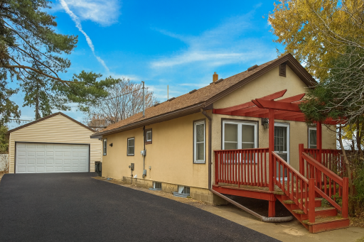 1139 County Road B W, Saint Paul, MN 55113