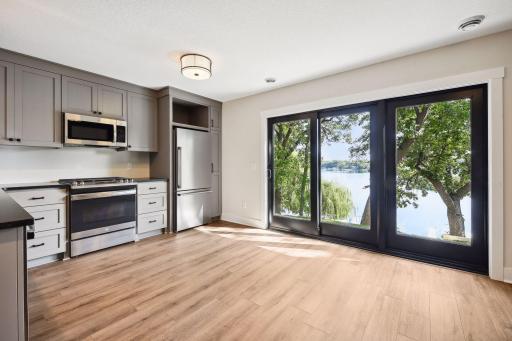 LL guest suite separate entrance w/ patio