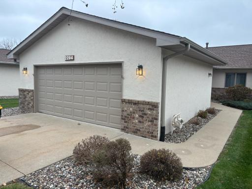 2294 Pinewood Drive, Shakopee, MN 55379