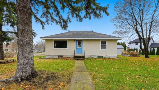 302 Minnesota Avenue E, Minnesota Lake, MN 56068