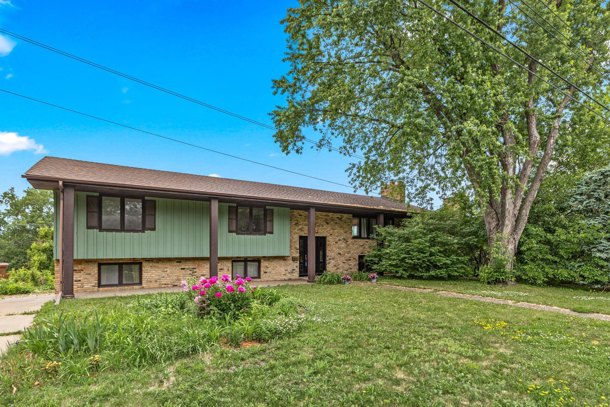 Welcome Home to 3301 Edgemere Avenue!