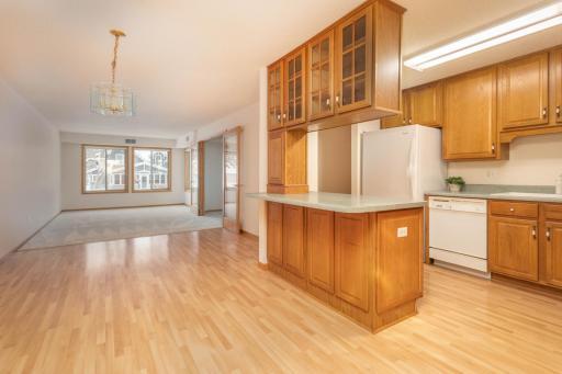 Discover the ease of one-level living in the heart of Alexandria! Spacious first floor corner unit condo has wonderful morning sunshine and quiet views of the neighborhood.