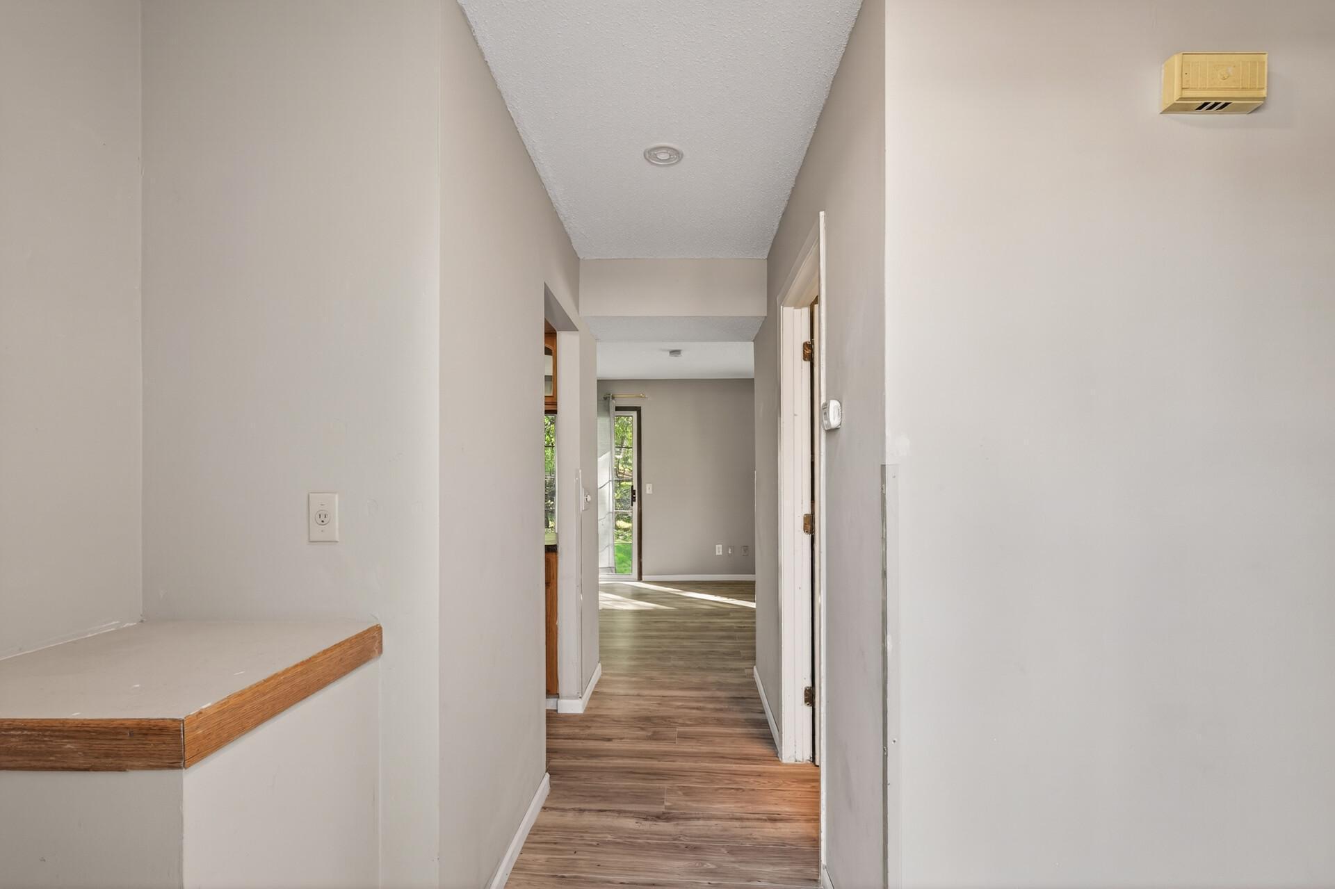 32_605_E_Portland5 (1)_mls.jpg