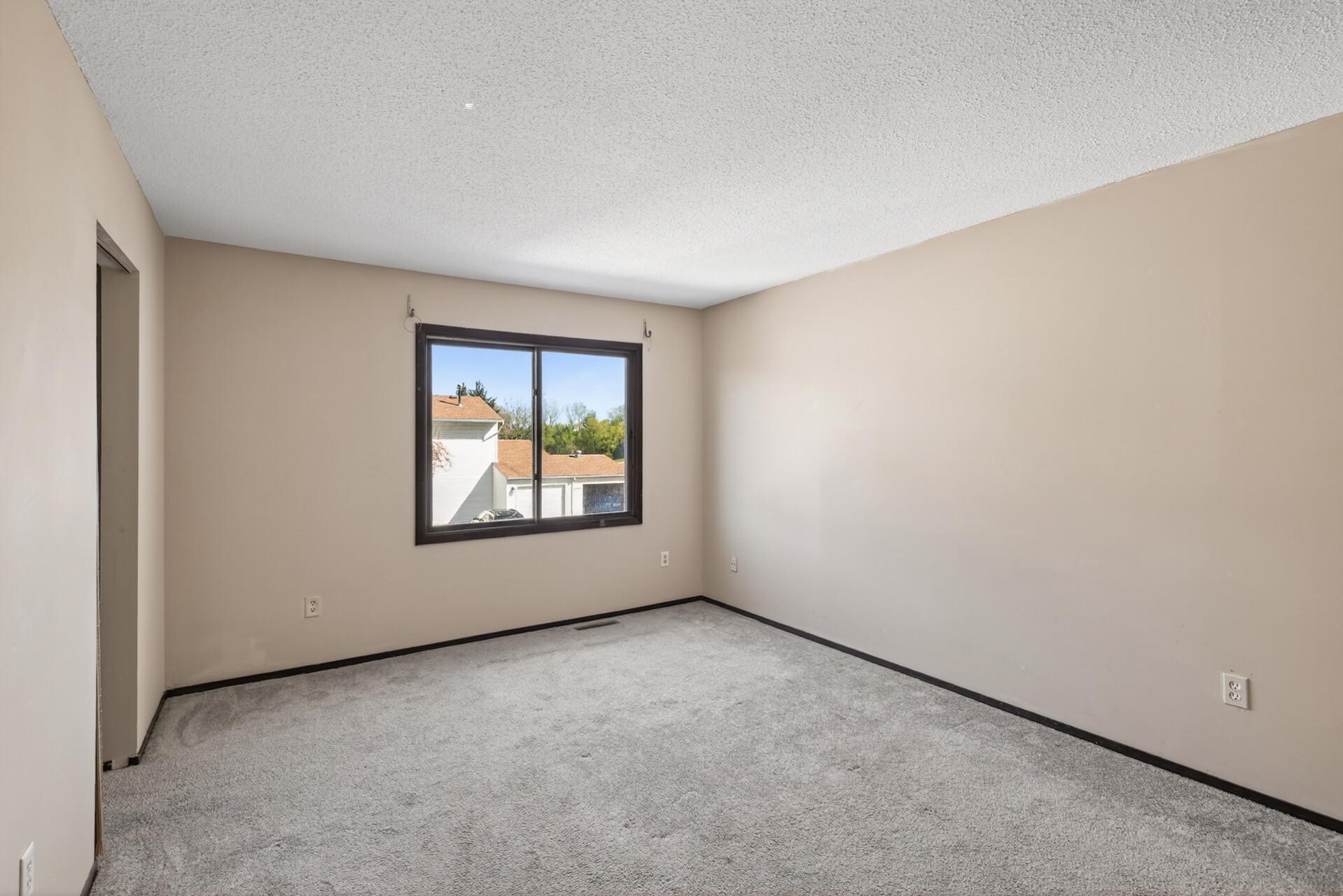 45_605_E_Portland18 (1)_mls.jpg