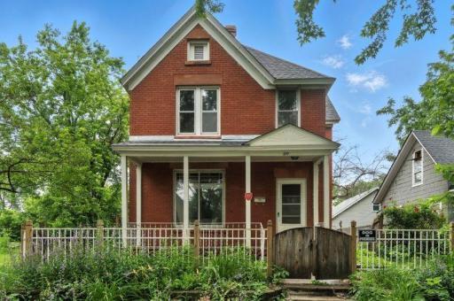 697 Tuscarora Avenue, Saint Paul, MN 55102