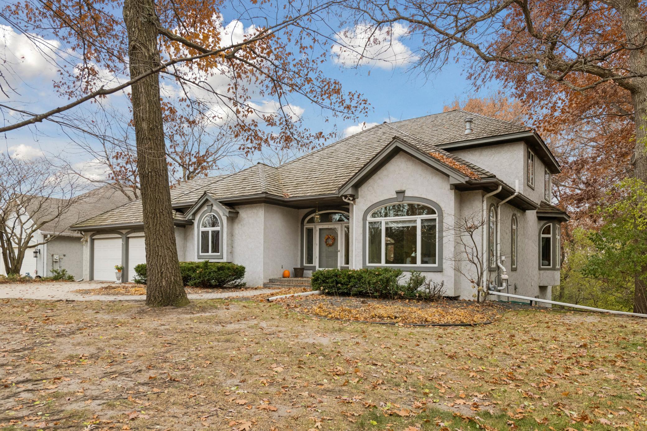 Easy living in this spacious executive home!