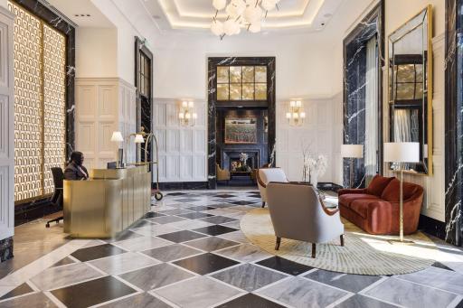 24:7 World Class Lobby