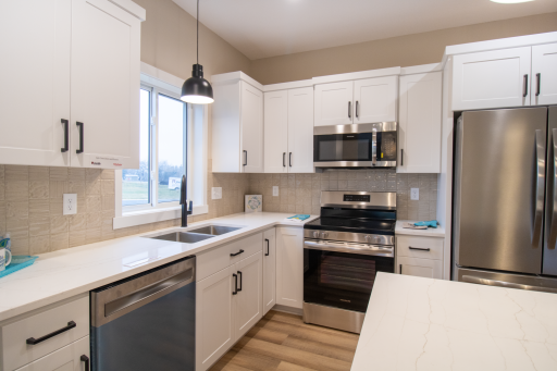 870 Bucknell Lane SE, Stewartville, MN 55976