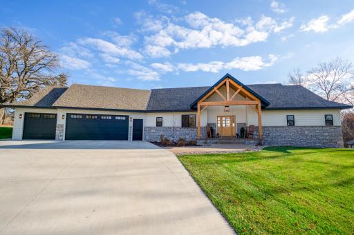 131 Pine Street NW, New London, MN 56273