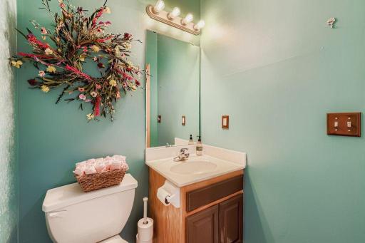 7635 Palisades Avenue NE, Elk River, MN 55330