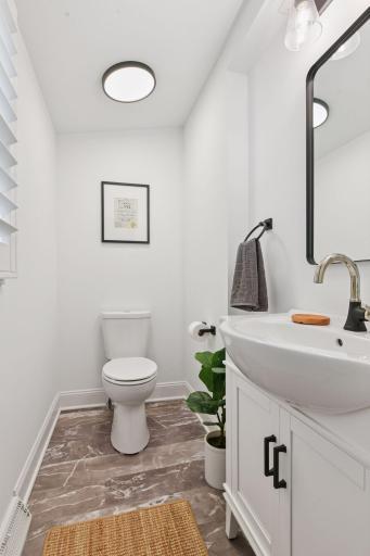 Powder bath on the main level