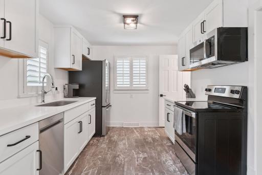 SS appliances throughout the kitchen