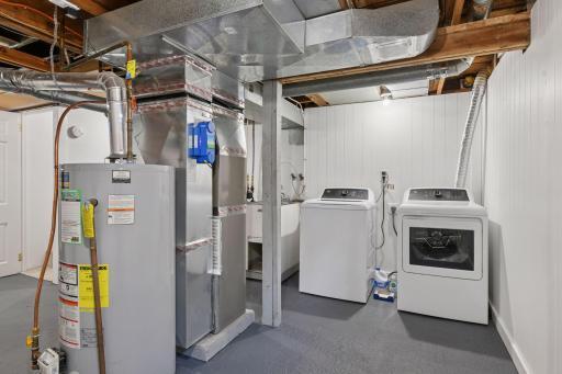 Washer and dryer provided in the lower level