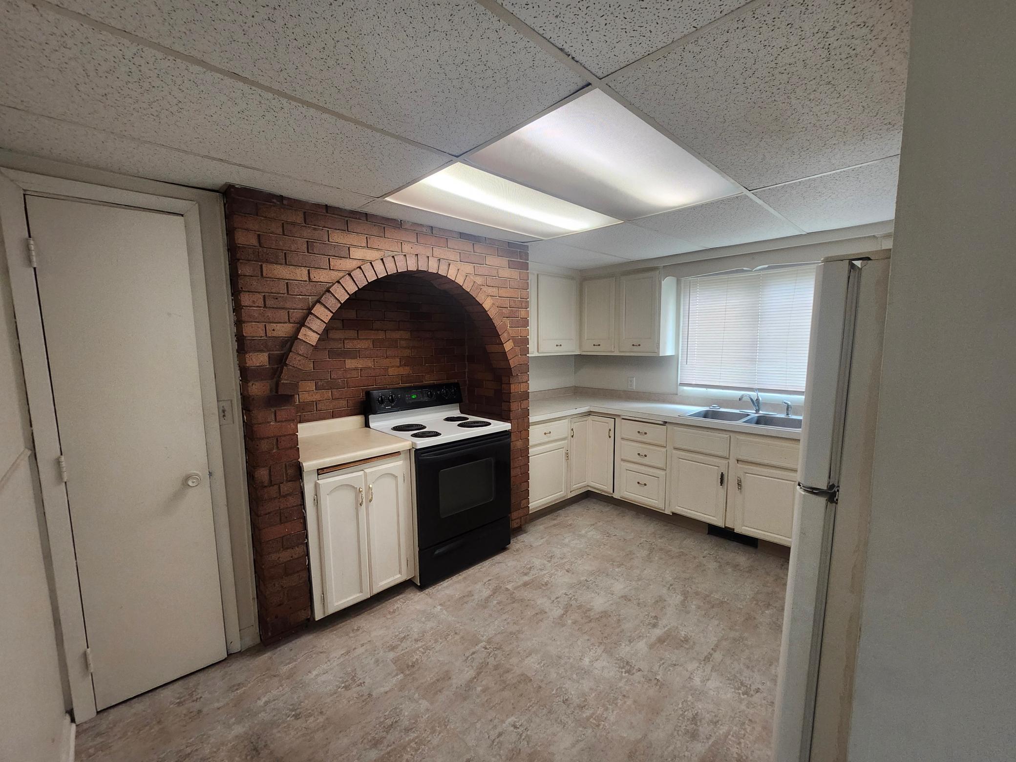 1747 Kitchen