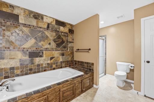 1705 Vale Court, Faribault, MN 55021