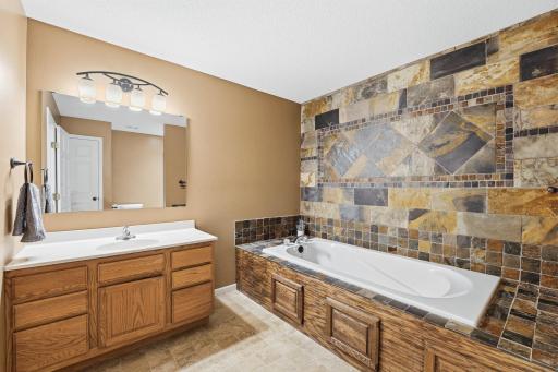 1705 Vale Court, Faribault, MN 55021