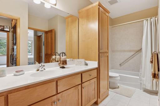 8117 Xerxes Circle, Minneapolis, MN 55431