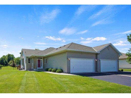 786 Regent Drive, Shakopee, MN 55379