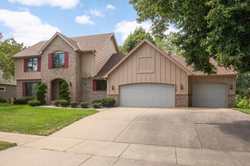 1318 W Royal Oaks Drive, Shoreview, MN 55126