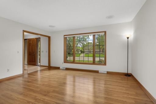 1318 W Royal Oaks Drive, Shoreview, MN 55126