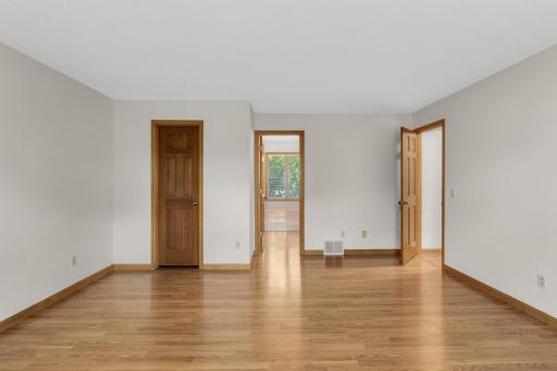 1318 W Royal Oaks Drive, Shoreview, MN 55126