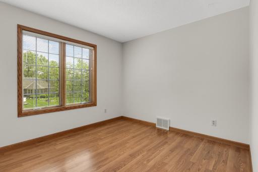 1318 W Royal Oaks Drive, Shoreview, MN 55126