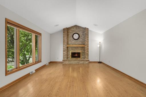 1318 W Royal Oaks Drive, Shoreview, MN 55126