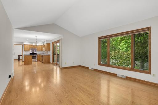 1318 W Royal Oaks Drive, Shoreview, MN 55126