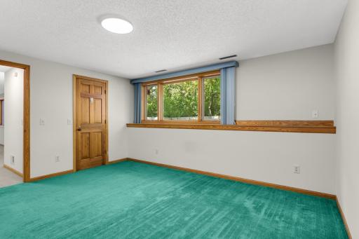 1318 W Royal Oaks Drive, Shoreview, MN 55126
