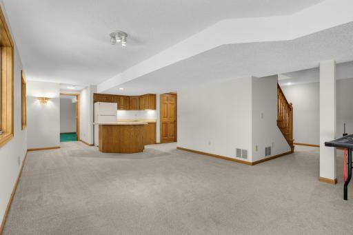 1318 W Royal Oaks Drive, Shoreview, MN 55126