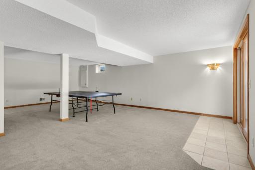 1318 W Royal Oaks Drive, Shoreview, MN 55126