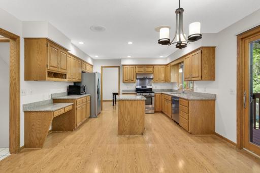 1318 W Royal Oaks Drive, Shoreview, MN 55126