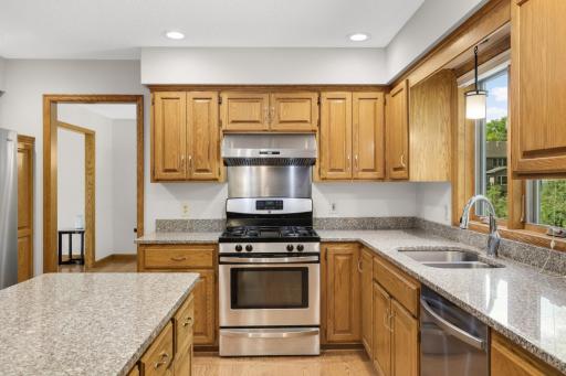 1318 W Royal Oaks Drive, Shoreview, MN 55126