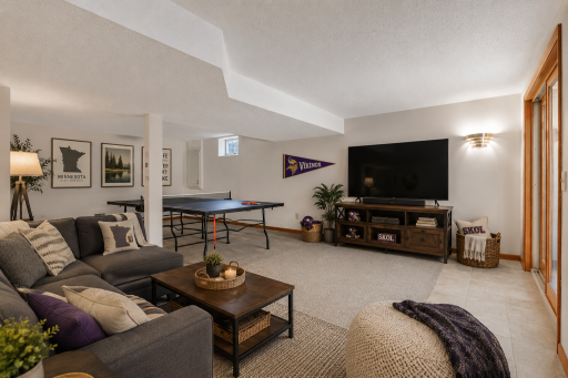 1318 W Royal Oaks Drive, Shoreview, MN 55126