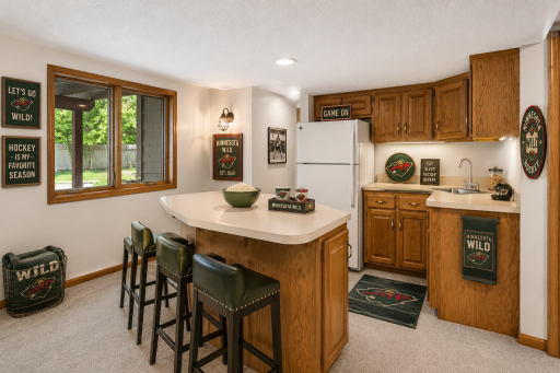 1318 W Royal Oaks Drive, Shoreview, MN 55126