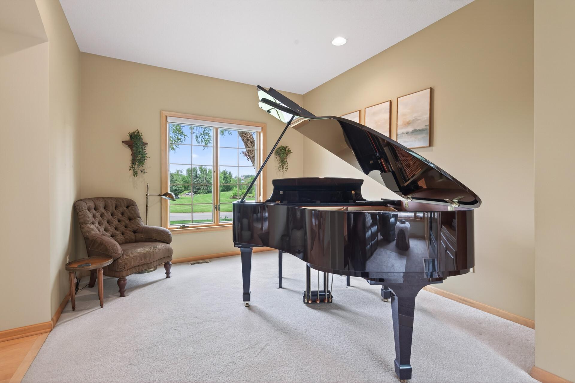 Main level sitting room/ music room