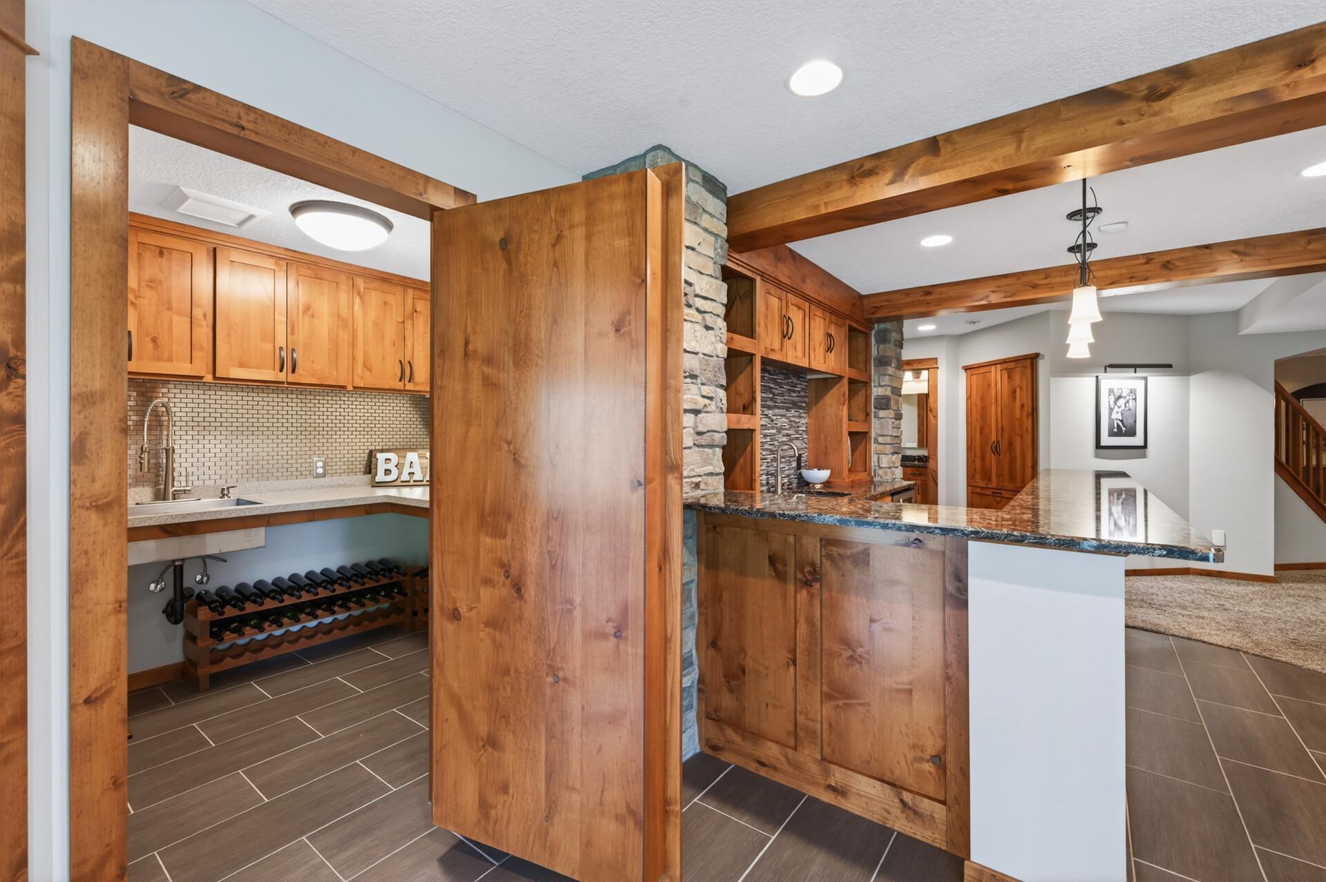 ...A hidden Scullery (prep/storage room)