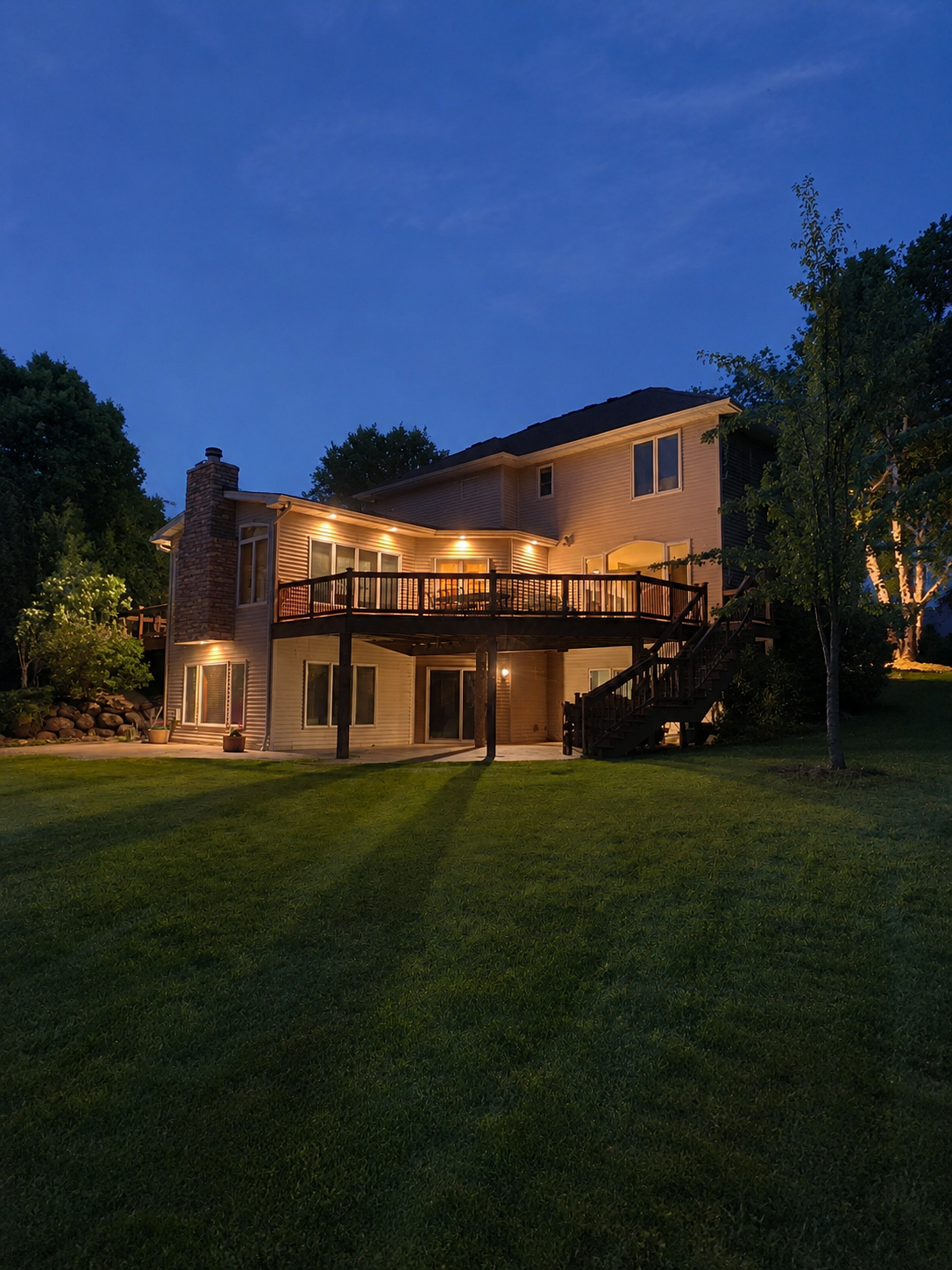 Stunning dusk lighting!