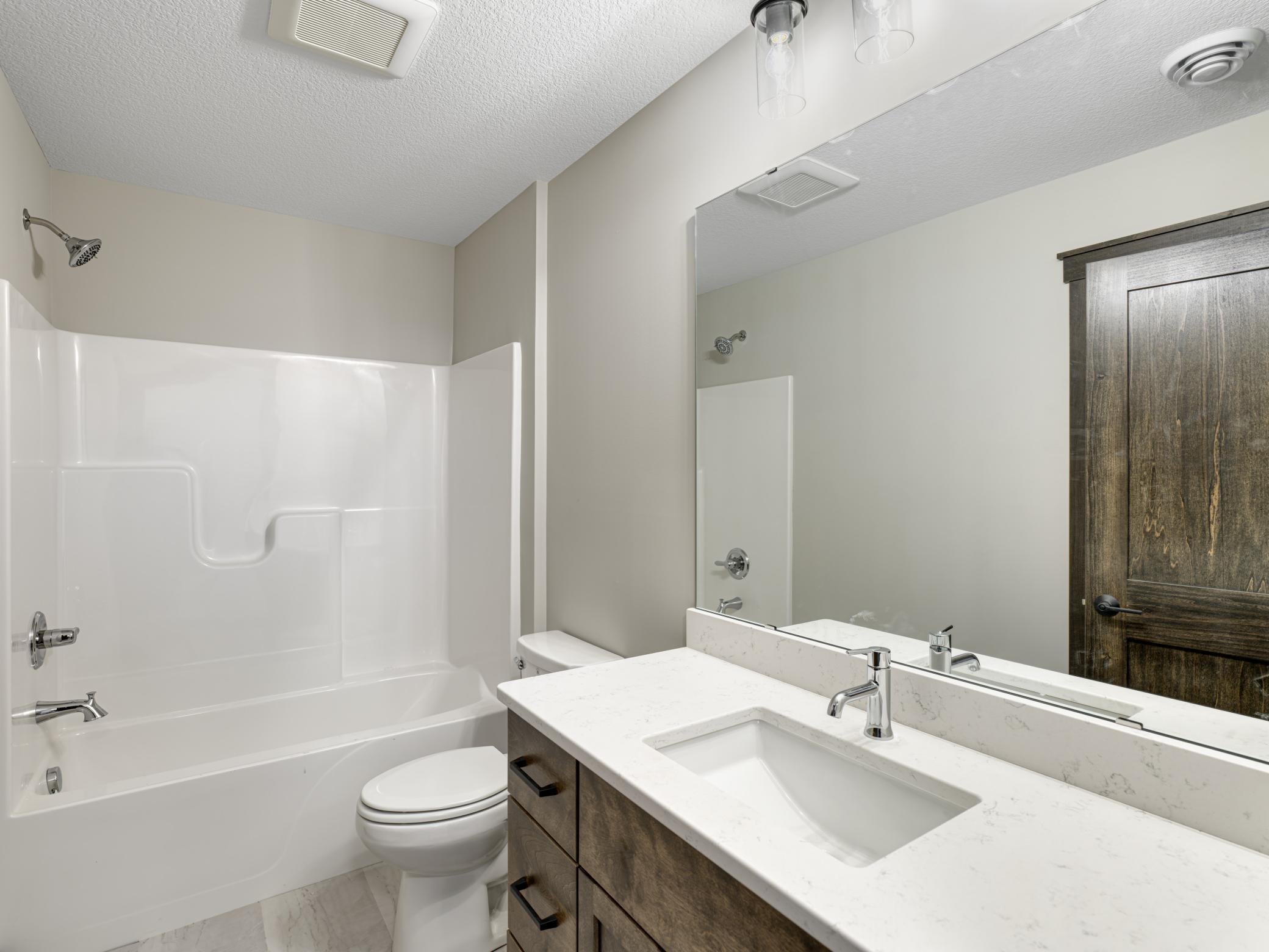 11 - 234 Bathroom - full bath services bedroom 1 and bedroom 2