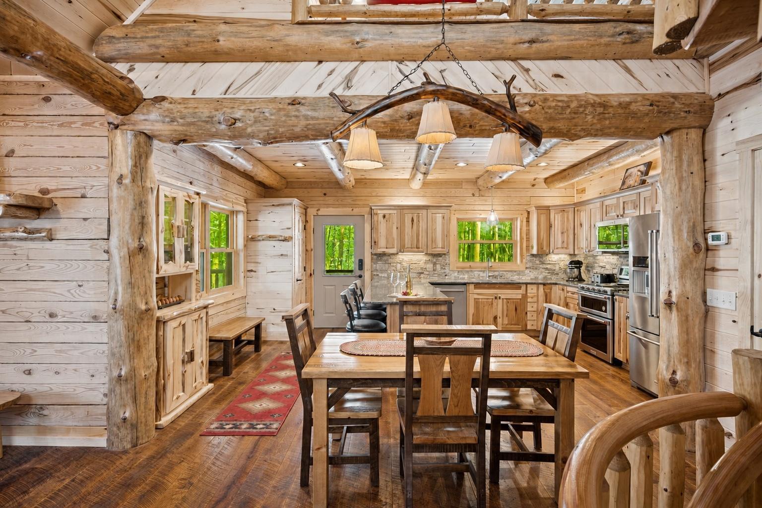 kitchen: dining.jpg