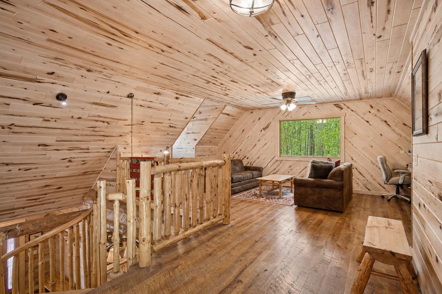 Loft area 2.jpg