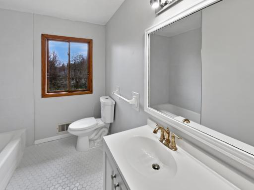 3806 Hampshire Avenue N, Minneapolis, MN 55427