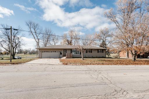 208 Powers Avenue N, Alden, MN 56009