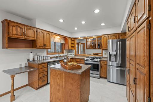 26-web-or-mls-9213 Yates Bay Ct (154 of 331).jpg
