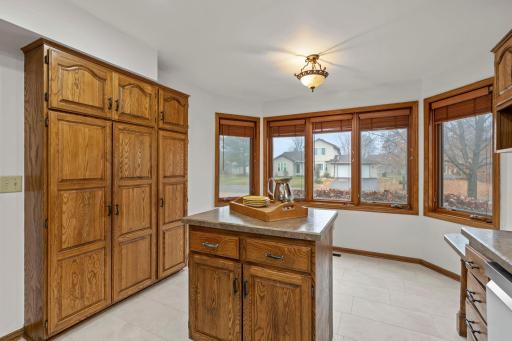 22-web-or-mls-9213 Yates Bay Ct (134 of 331).jpg