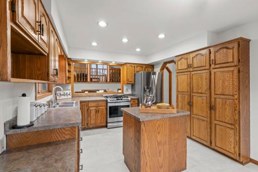 24-web-or-mls-9213 Yates Bay Ct (144 of 331).jpg