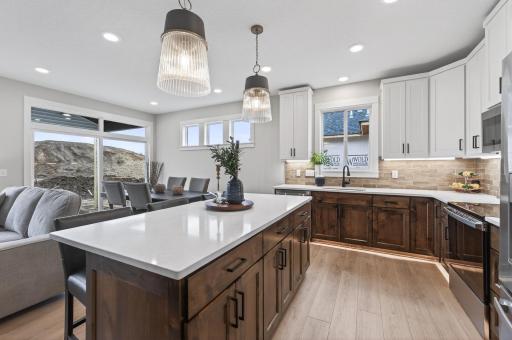 1219 Honeysuckle Lane SE, Cambridge, MN 55008
