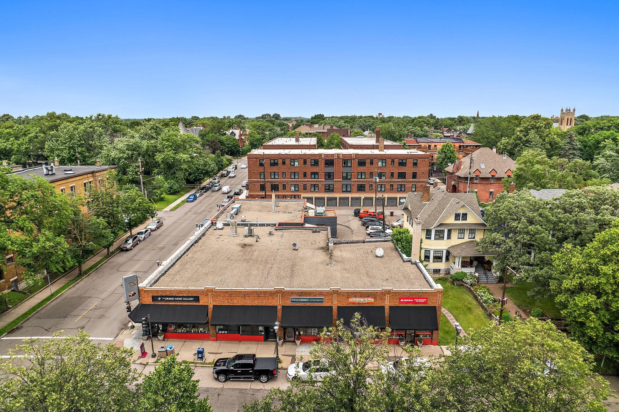 Retail Shops Grand Avenue