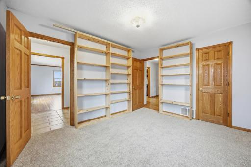 20482 28th Avenue N, Hawley, MN 56549